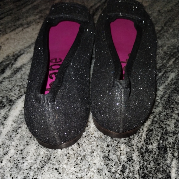 le babe black shimmery flats size 9 leather buckle detail - Picture 2 of 8